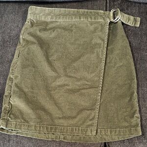 Stylish Olive Mini Skirt with Buckle